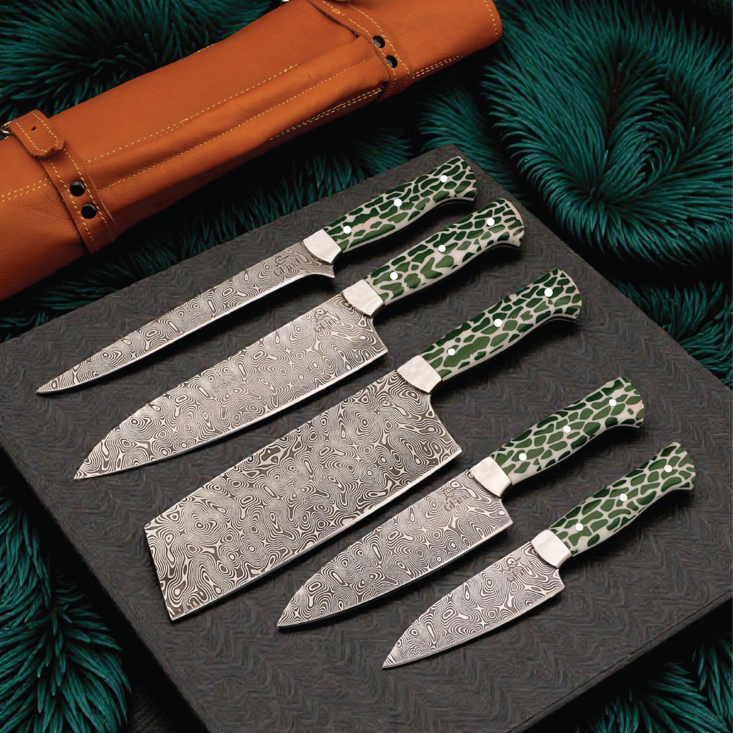 GFind Pro chef knife set – hand-forged 12C27 stainless steel etched blades with green resin handles